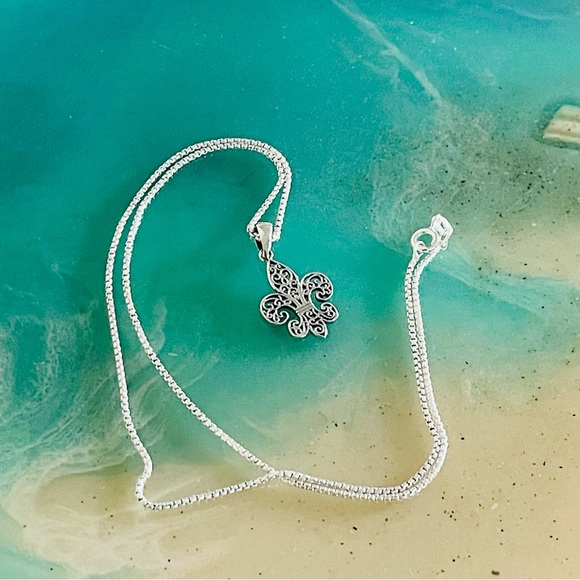 Sterling Silver Filigree Fleur De Lis Necklace, Saints Necklace, Silver Necklace - Picture 5 of 13